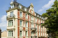 Hotel Rosengarten Baudenkmal mit historisierenden Fenstern von Freidel