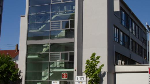 Pfosten-Riegel-Fassade anthrazit