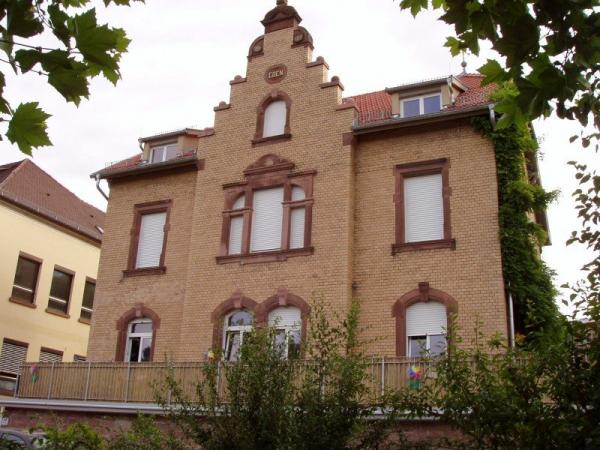 Kunststofffenster weiß mit Rollladen