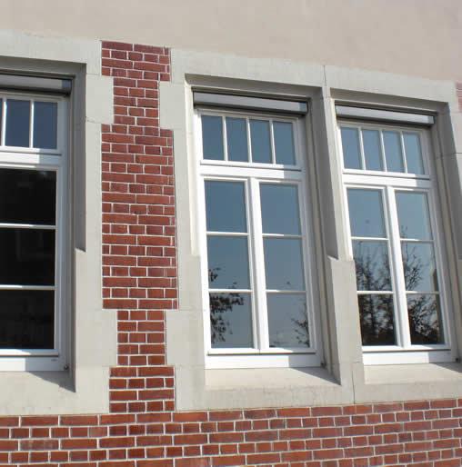 Holzfenster mit Wetterschenkel und Oberlicht