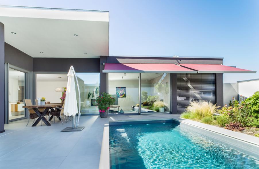 Hebe-Schiebe-Anlagen in Alu-Holz mit Fassadenraffstor