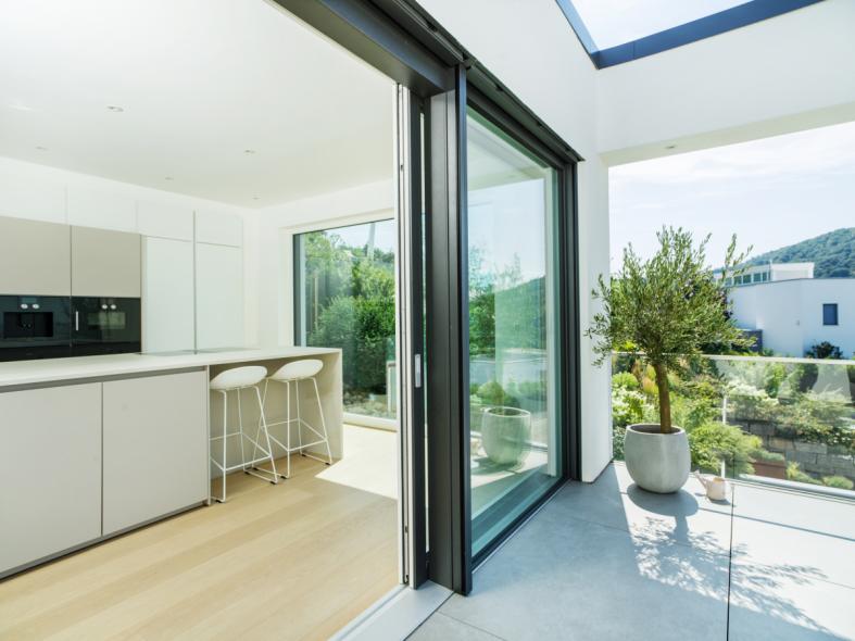 Hebe-Schiebetüre in Alu-Holz