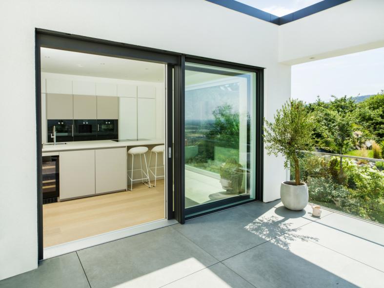 Hebe-Schiebetüre in Alu-Holz